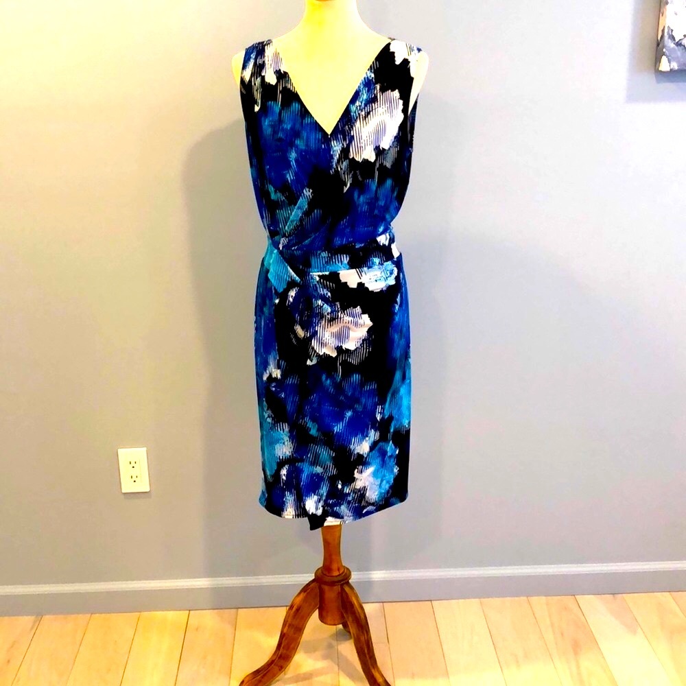 Gorgeous slip-on summer dress by T Tahari